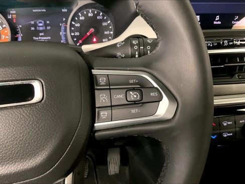 Used 2025 Jeep Compass Limited AWD/4WD image 19