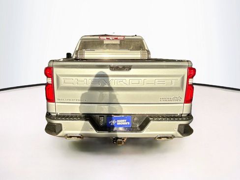 Used 2024 Chevrolet Silverado 1500 High Country w/ Technology Package AWD/4WD image 9