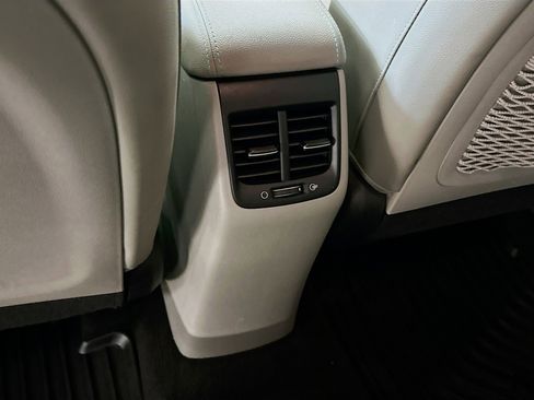 Used 2020 Kia Niro EX image 27