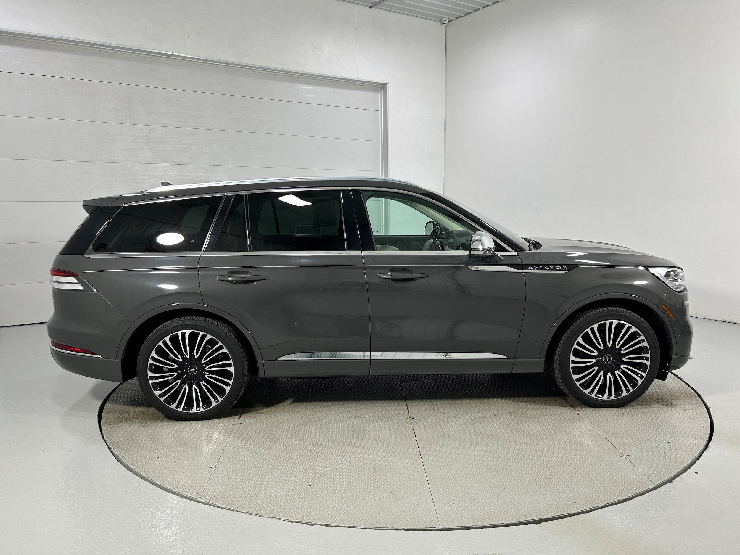Used 2020 Lincoln Aviator Black Label w/ Dynamic Handling Package AWD/4WD image 41