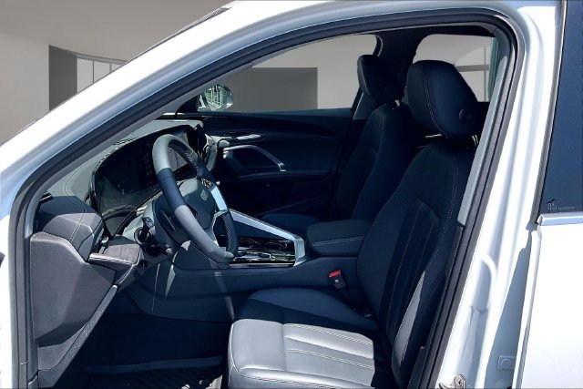 Used 2025 Audi Q5 Premium w/ Convenience Package AWD/4WD image 21