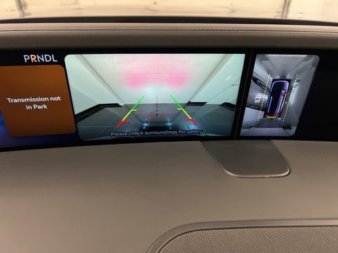 Used 2025 Lincoln Nautilus Premier image 14