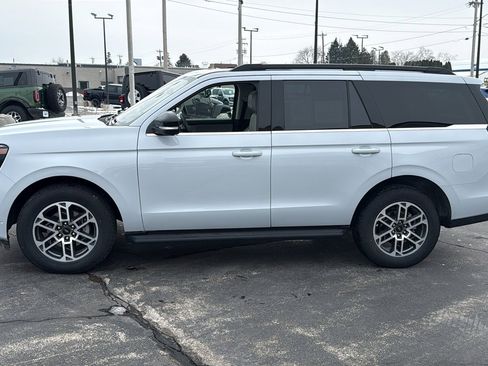 Used 2025 Ford Expedition Active image 8