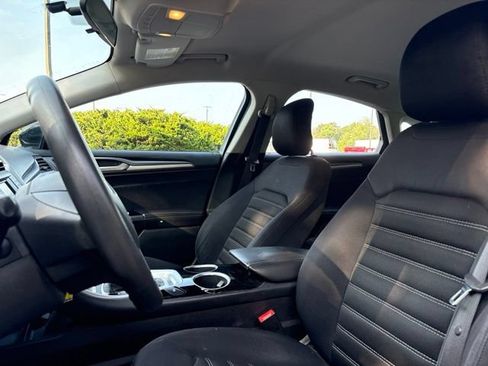Used 2013 Ford Fusion SE FWD image 6