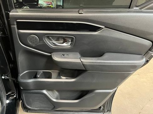 Used 2024 Honda Pilot Touring image 13