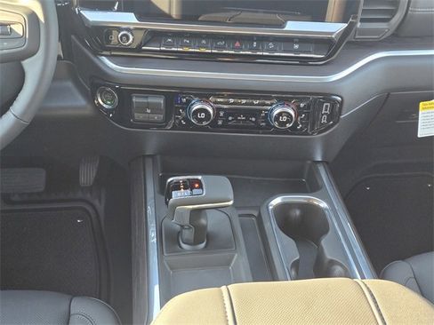 New 2026 GMC Sierra 1500 SLT image 16