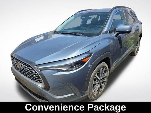 Used 2023 Toyota Corolla Cross XLE w/ Convenience Package AWD/4WD image 6