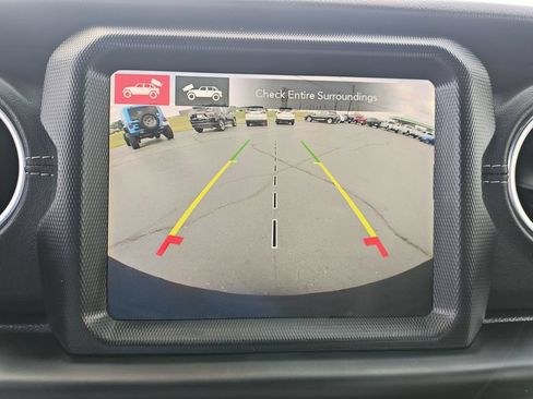 Used 2021 Jeep Wrangler Unlimited Sahara AWD/4WD image 23