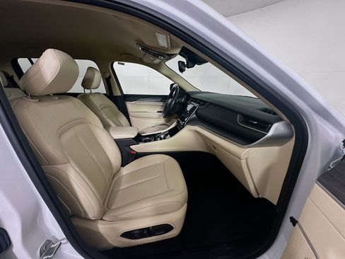 Used 2021 Jeep Grand Cherokee L Limited image 32