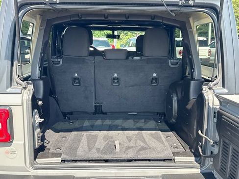 Used 2019 Jeep Wrangler Unlimited Rubicon AWD/4WD image 18