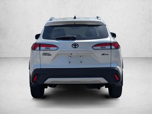Used 2025 Toyota Corolla Cross LE FWD image 6