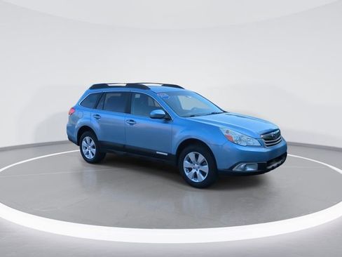 Used 2010 Subaru Outback 2.5i Premium AWD/4WD image 2