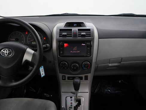 Used 2013 Toyota Corolla LE image 14