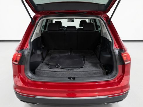 Used 2019 Volkswagen Tiguan SE FWD image 18