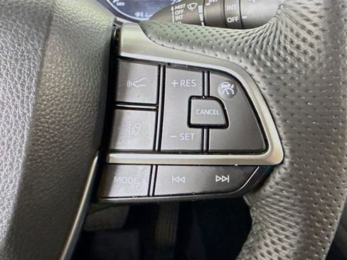 Certified 2023 Toyota Sienna Limited image 14