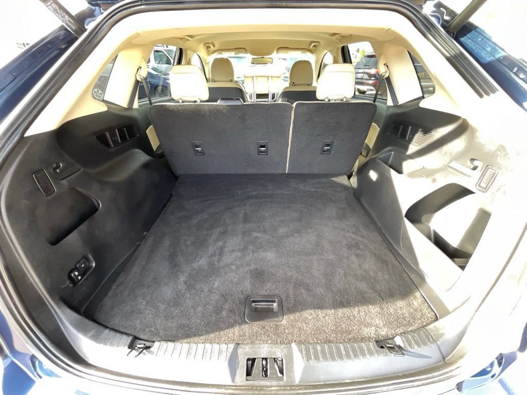 Used 2017 Ford Edge SEL w/ Equipment Group 201A FWD image 10