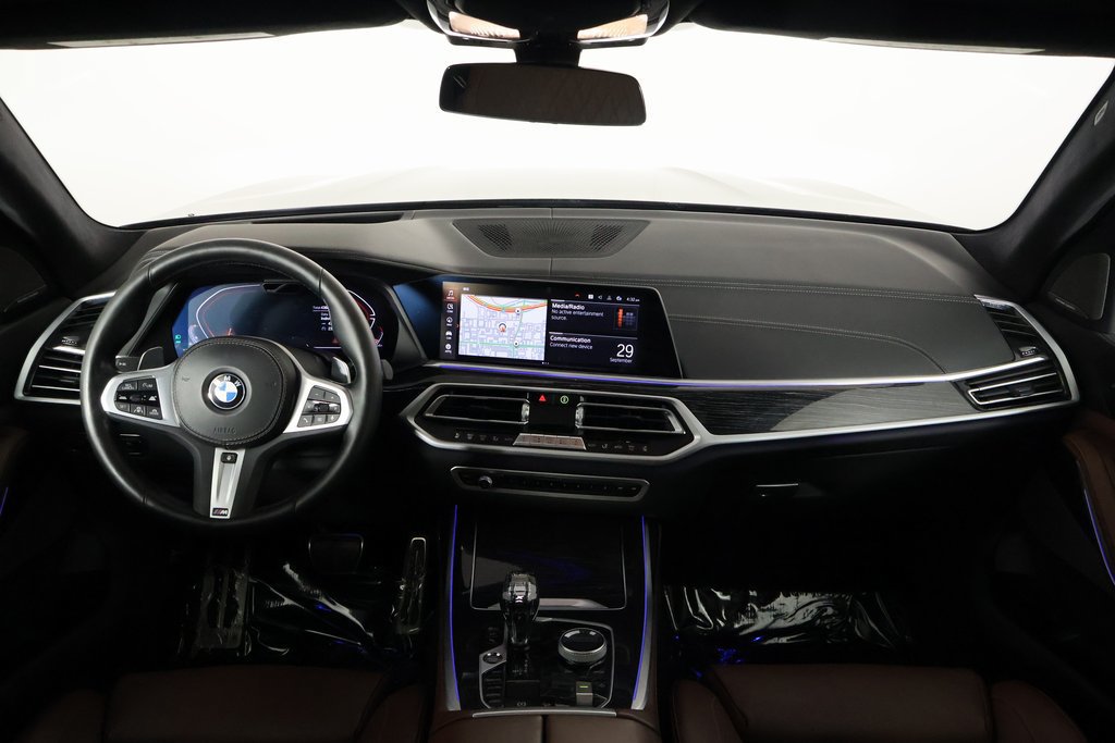 Certified 2022 BMW X7 xDrive40i w/ M Sport Package AWD/4WD image 8