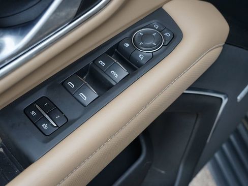 Used 2023 Chevrolet Tahoe Premier image 16