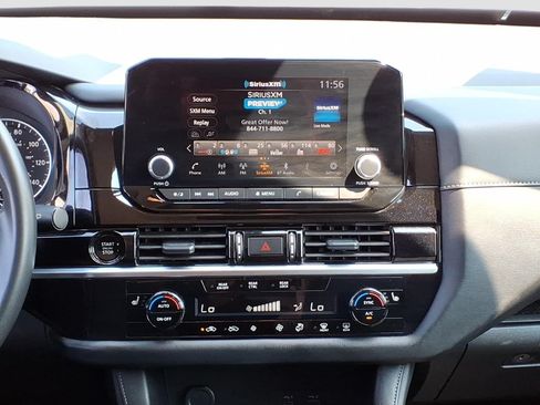 Used 2025 Nissan Pathfinder SV AWD/4WD image 15
