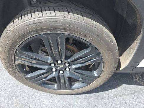 Used 2024 GMC Acadia Elevation w/ Black Edition FWD image 5