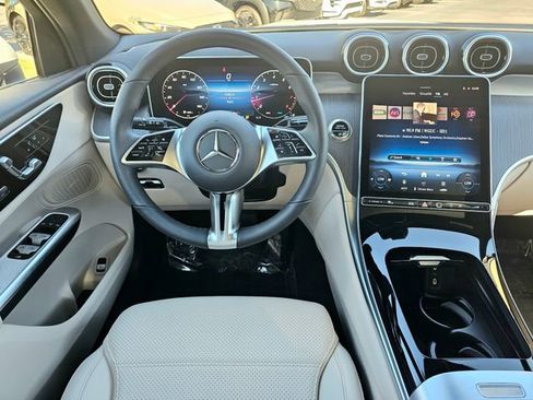 Certified 2025 Mercedes-Benz GLC 300 4MATIC image 31
