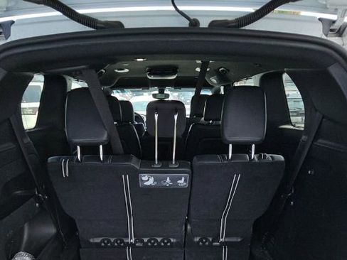 Used 2018 Chrysler Pacifica Touring-L w/ Premium Audio Group FWD image 28