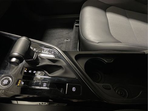 Used 2025 Kia Niro EX image 31