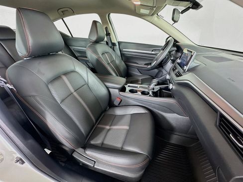 Used 2025 Nissan Altima 2.5 SR image 25