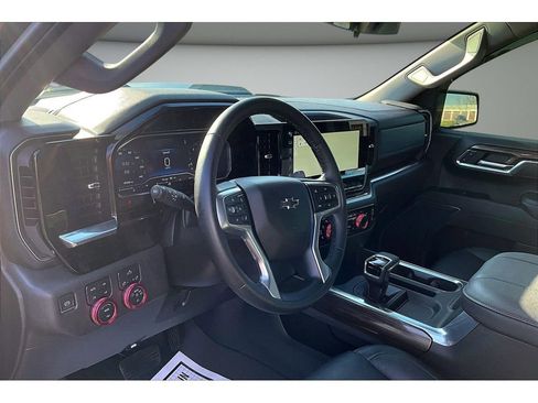 Used 2024 Chevrolet Silverado 1500 LT Trail Boss AWD/4WD image 15