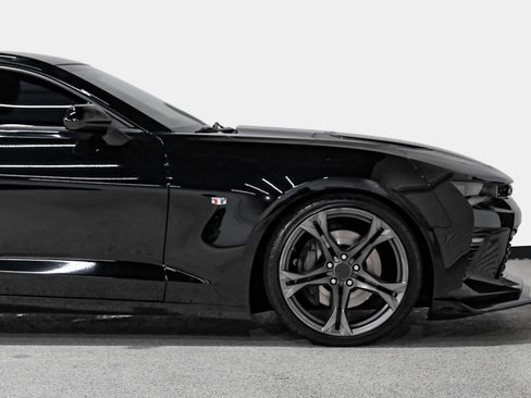 Used 2017 Chevrolet Camaro SS RWD image 11