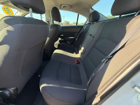 Used 2015 Chevrolet Cruze LT FWD image 11