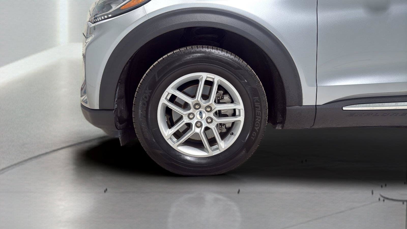 Certified 2025 Ford Explorer Active AWD/4WD image 31