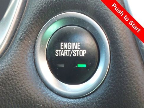 Used 2020 Chevrolet Traverse LT FWD image 19