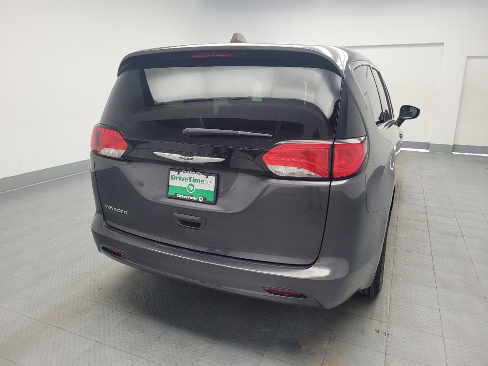 Used 2022 Chrysler Voyager LX FWD image 7