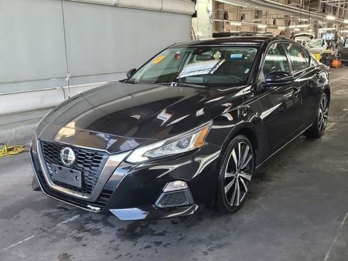 Used 2021 Nissan Altima 2.5 SR FWD image 2