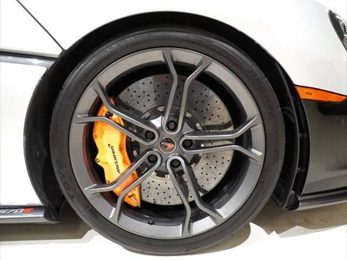 Used 2017 McLaren 570S Coupe image 11