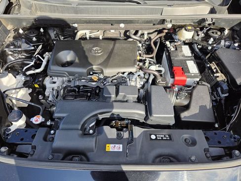 Used 2025 Toyota RAV4 XLE FWD image 31