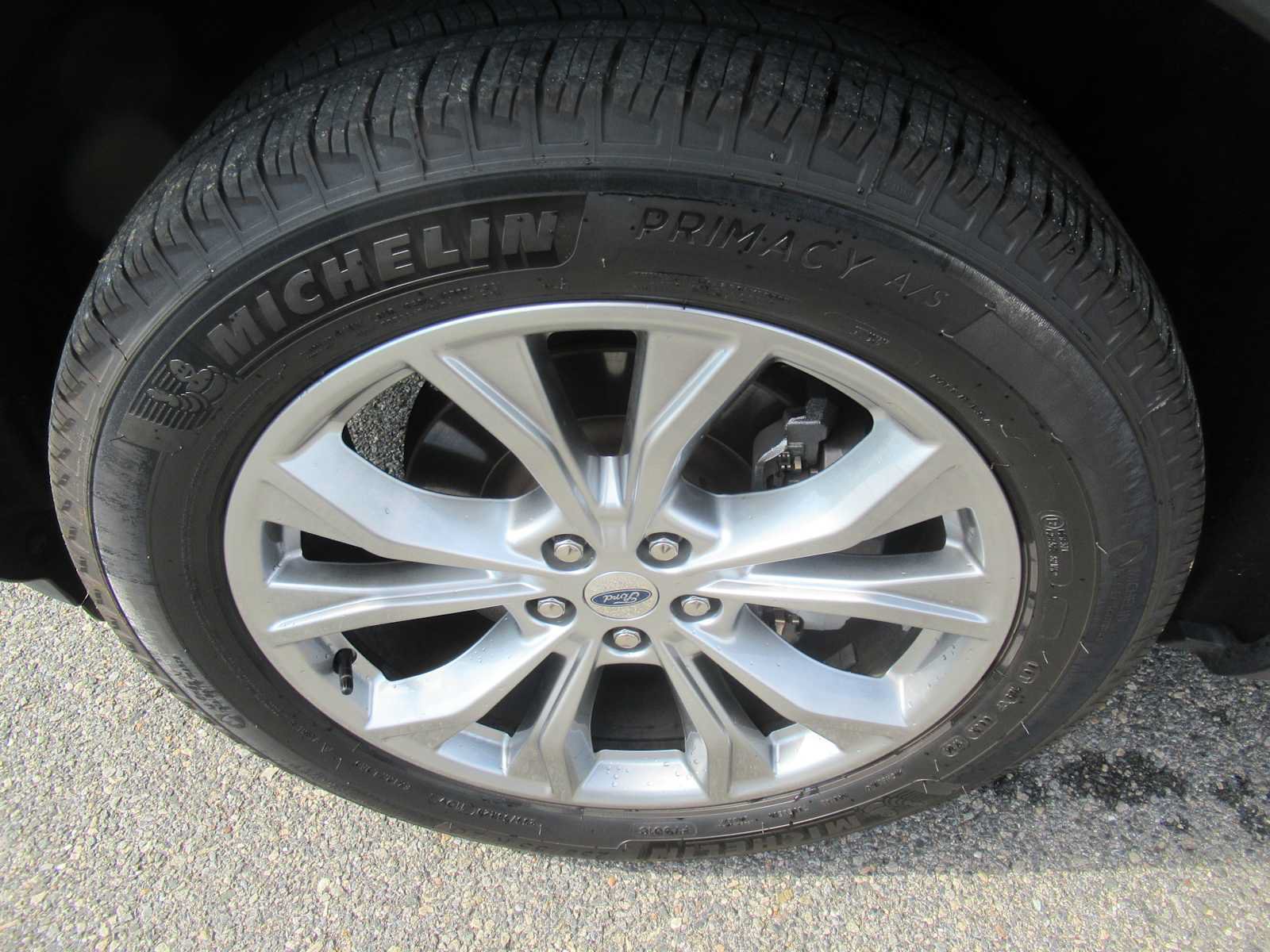 Used 2020 Ford Explorer XLT w/ Equipment Group 202A AWD/4WD image 12