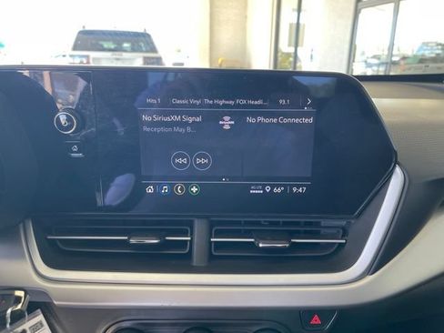 Used 2024 Chevrolet Trax LS w/ LS Convenience Package FWD image 20