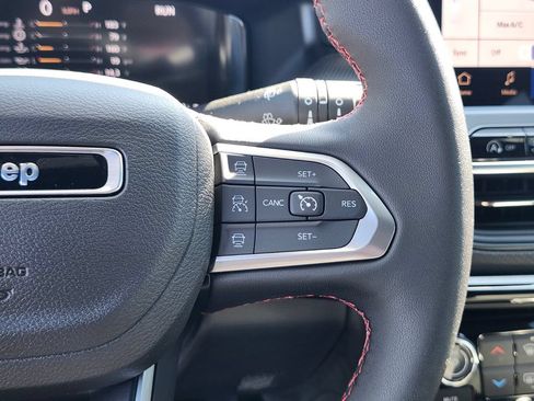 New 2026 Jeep Compass Trailhawk w/ Sun, Sound & Navigation Group AWD/4WD image 32
