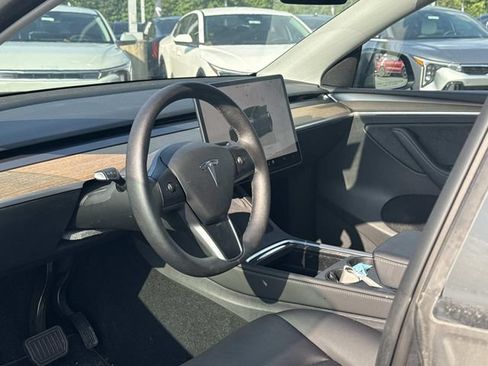 Used 2023 Tesla Model Y Long Range AWD/4WD image 3