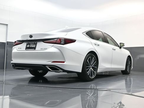 Used 2023 Lexus ES 350 w/ Premium Package image 16