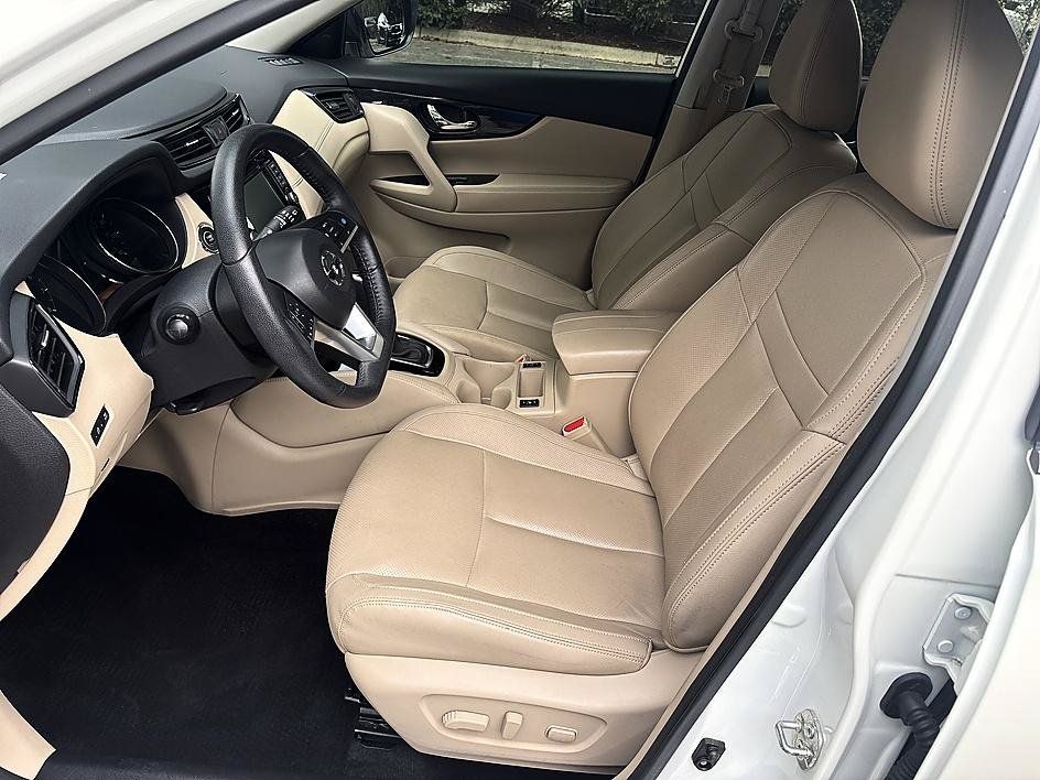 Used 2020 Nissan Rogue SL w/ Premium Package FWD image 11