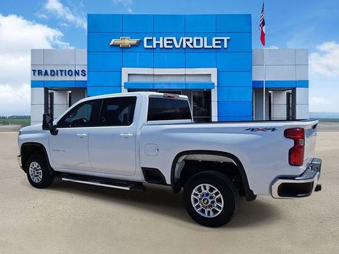 Used 2025 Chevrolet Silverado 2500 LT w/ Convenience Package AWD/4WD image 7