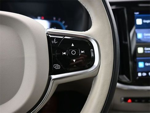 Used 2023 Volvo S60 B5 Ultimate w/ Climate Package image 24