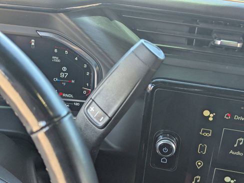 Used 2024 GMC Sierra 2500 AT4 w/ AT4 Premium Plus Package AWD/4WD image 32