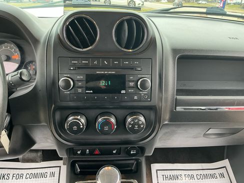 Used 2014 Jeep Patriot Latitude image 14