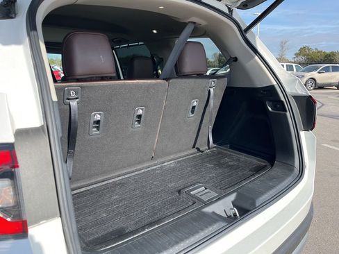 Used 2025 Honda Pilot Elite image 9