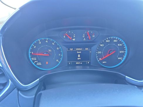 Used 2020 Chevrolet Equinox LS w/ LS Convenience Package image 19