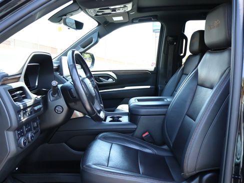 Used 2022 Chevrolet Tahoe High Country w/ Premium Package AWD/4WD image 13